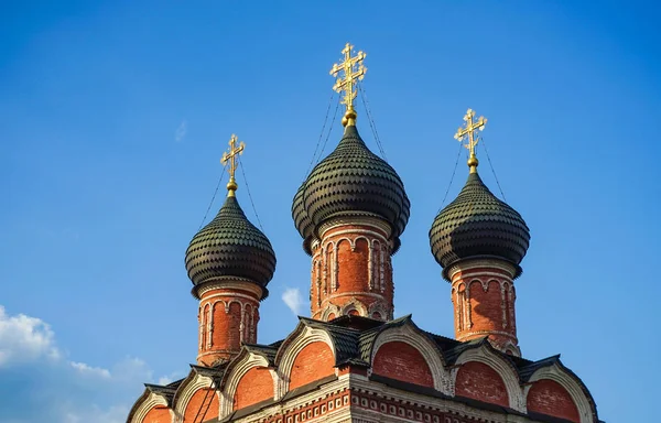 Купола Православной Церкви Голубое Небо Облаками — стоковое фото