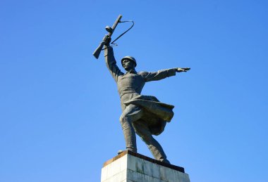 Dmitrov, Rusya , Haziran -2019: Peremilovskaya yüksekliği, Moskova Savaşı Kahramanları Anıtı.