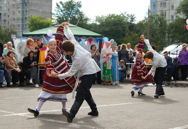Moscou Setembro 2016 Danças Folclóricas Europa Desempenho Rua Dia Cidade — Fotografia de Stock