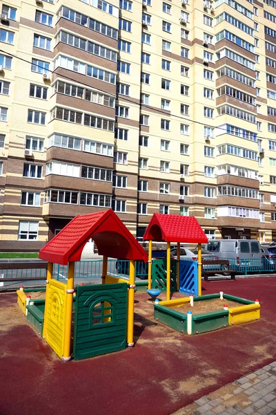 Mosca Settembre 2017 Sabbiera Bambini Nel Cortile Nuovo Edificio Residenziale — Foto Stock