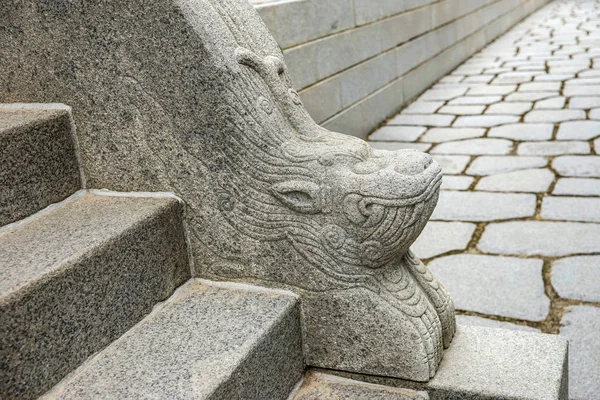 Seúl Abril 2019 León Piedra Los Escalones Palacio Gyeonghuigung — Foto de Stock