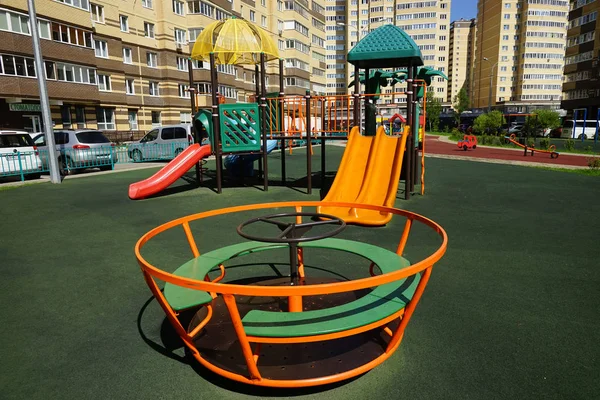 Moscou Septembre 2018 Petit Carrousel Pour Enfants Dans Aire Jeux — Photo