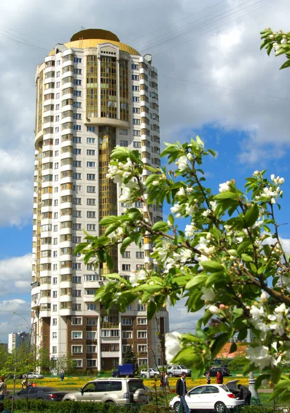 Moskova - Eylül 2018: Yeni yüksek katlı konutlar. İlçe Maryino.