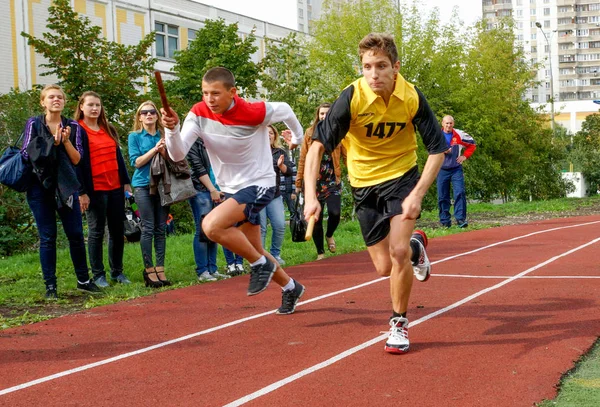 Μόσχα 2012 Σεπτεμβρίου Μαθητές Στην Τάξη Τρέξιμο Αγώνες Ρελέ Ένα — Φωτογραφία Αρχείου