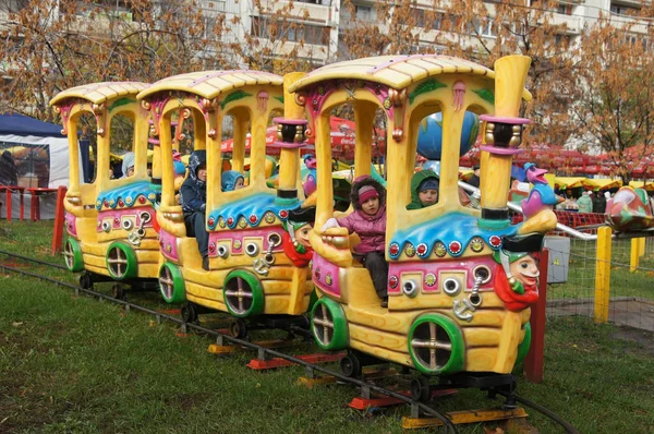 俄罗斯莫斯科 2014年9月 城市公园的儿童景点列车 城市日庆祝活动 城市日庆祝活动 — 图库照片