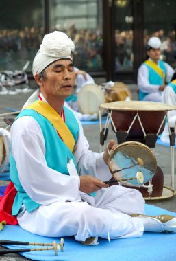 Ulusal Kore davul çalma.