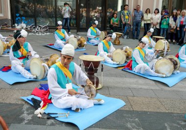 Ulusal Kore davul çalma.