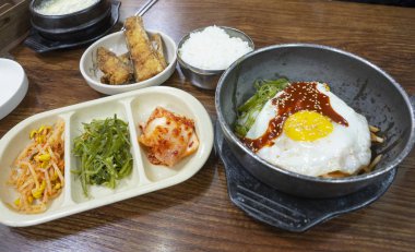 Bibimbap in Seoul café, Kore.