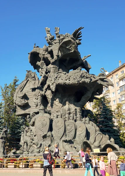 Denkmal mit Tieren des Moskauer Zoos — Stockfoto