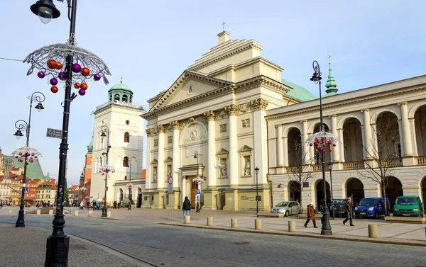 Blick auf die historische Stadt, Fassaden alter Gebäude. — Stockfoto