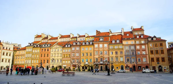 Blick auf die historische Stadt, Fassaden alter Gebäude. — Stockfoto