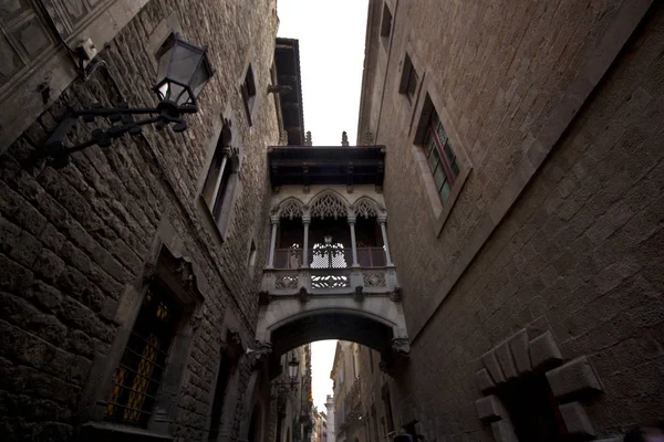 Barcelona tipik sokaklarında