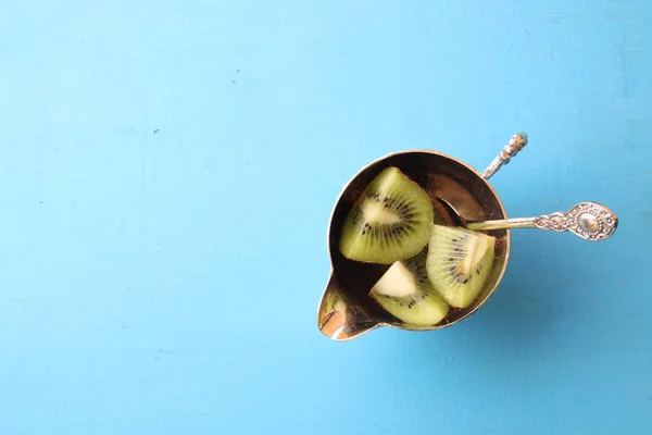 Postre Saludable Con Fruta Kiwi Sobre Fondo Madera Copiar Espacio — Foto de Stock