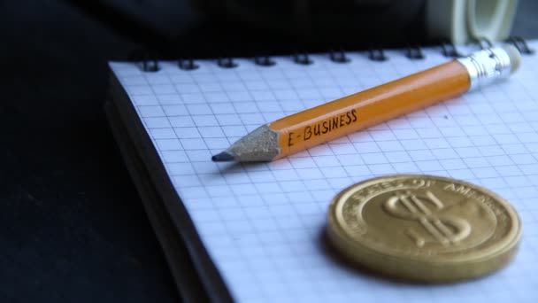 E üzleti koncepció - felirat a ceruzára. — Stock videók