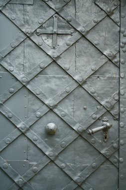 Metal kapı kapı doku. Eski antik portal.