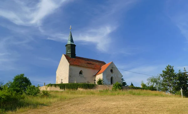 Iglesia Chvojinek Cerca Benesov Típico Campo Checo —  Fotos de Stock