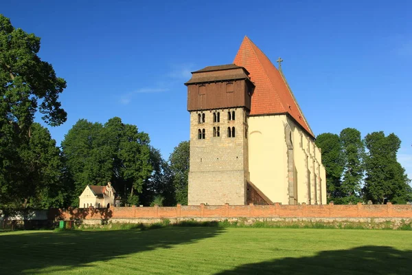 Historiska romanska kyrka sv. jilji i milevsko, Tjeckien Royaltyfria Stockfoton
