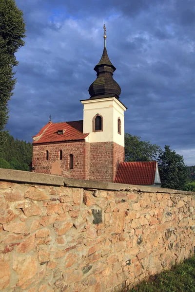 Chiesa di San Jakob Antica vicino a Stribrna Skalice, Repubblica Ceca — Foto Stock