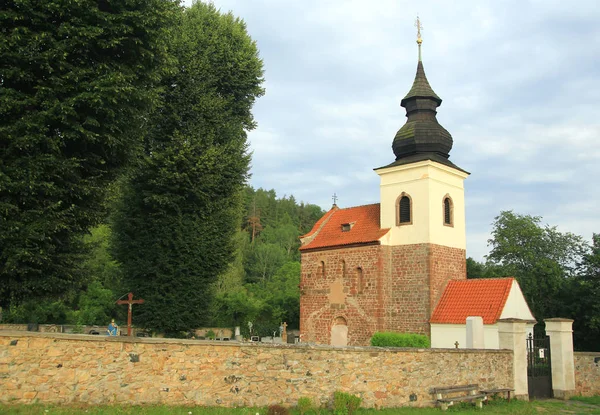 St. Jakob Iglesia más antigua cerca de Stribrna Skalice, República Checa —  Fotos de Stock