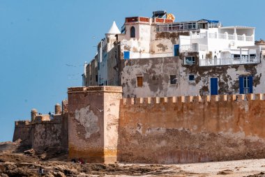Surlar Kalesi ve eski şehir Essaouira Fas'ta da Mogador adı altında bilinen Medine görüntülemek
