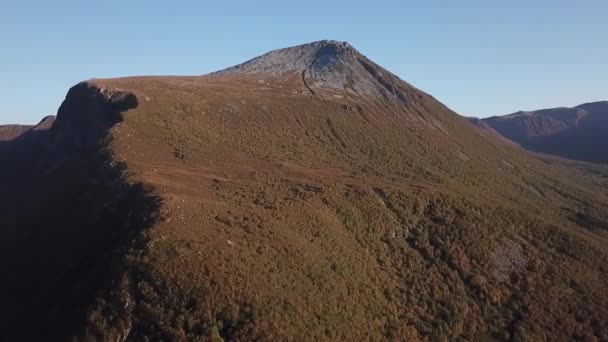 ノルウェーの山の上の空中映像 — ストック動画