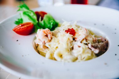 Deniz mahsullü makarna