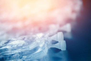 Damlalık içinde bir ven yakın çekim