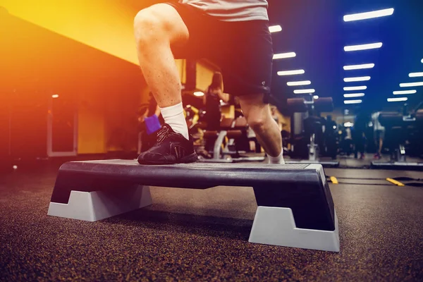 Athlètes dans la salle de gym — Photo