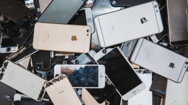 kırık panelleri ve iPhone ekranlar
