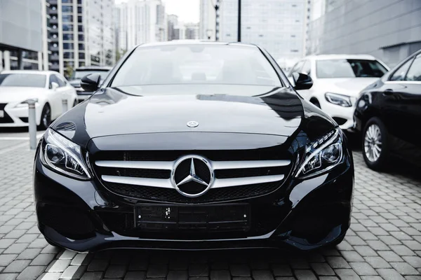 Mercedes Benz negro — Foto de Stock