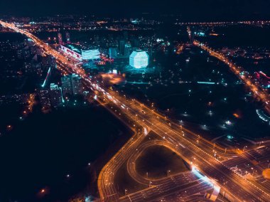 Gece şehir Minsk Beyaz, üstten görünüm anteni Panoraması