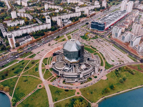 Belarussia 国立図書館は主要な普遍的な科学的な空中でミンスク ベラルーシ共和国 2018 日です — ストック写真