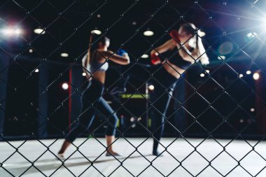 MMA kadınlar Boks mücadele
