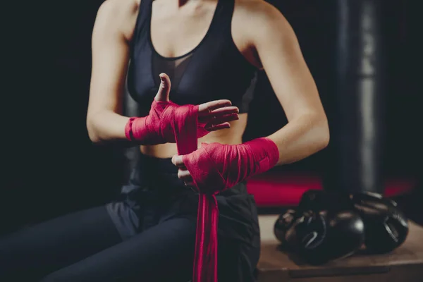 Boxer femme enveloppe bandages — Photo
