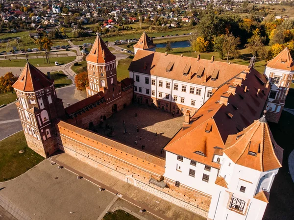Castillo Mir complejo histórico Bielorrusia — Foto de Stock