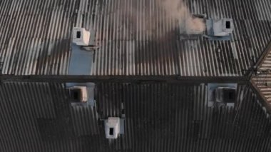 Panoramik şehir sonbahar, Tom nehir. Uçağı hava üstten görünüm.