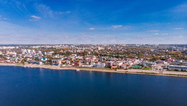 Panoramik şehir sonbahar, Tom nehir Tomsk.