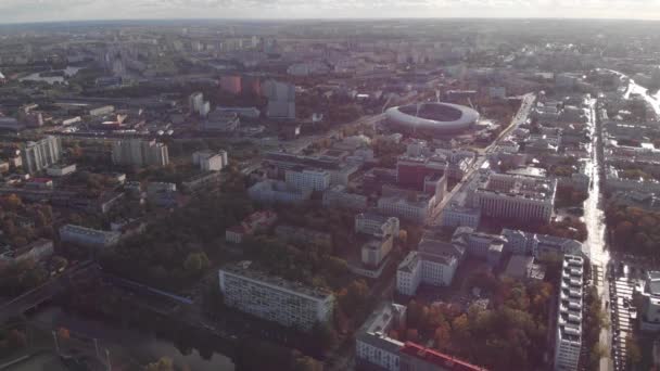 Drohne aus der Luft, Stadtpanorama des nemiga District — Stockvideo