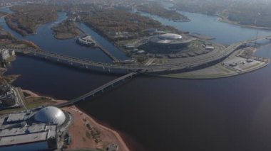 Gökdelen Lakhta merkezi Gazprom Genel Müdürlük. Stadyum Zenit Arena. Finlandiya Körfezi.