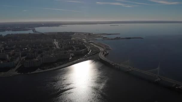 Skyskrapa Lakhta center Gazprom huvudkontor. Stadium Zenit Arena. Finska viken. — Stockvideo