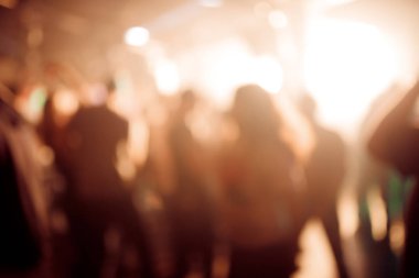 Bulanık arka plan müzik kokteyl gece parti insanlar