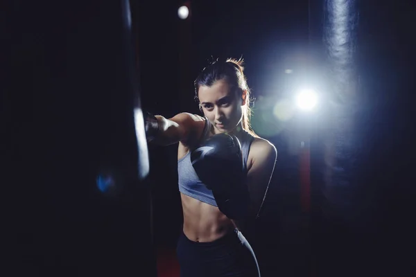 Lány sportoló boksz Mma — Stock Fotó