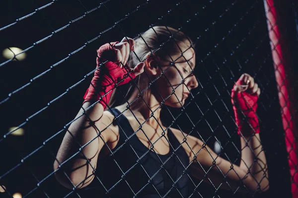 Chica atleta boxeo mma — Foto de Stock