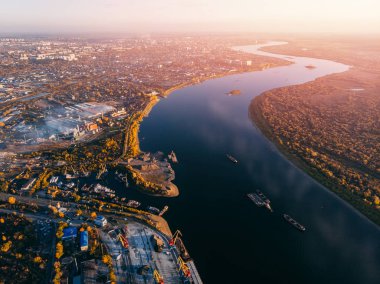 Panoramik şehir sonbahar, Tom nehir Tomsk.
