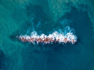 Dalgakıran koruma rock deniz.