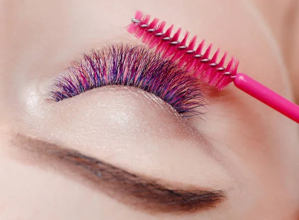 Eyelash extension procedure. — Stock Photo, Image