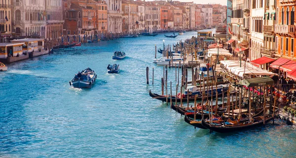 Venecia, ITALIA Gran Canal, día soleado . — Foto de Stock