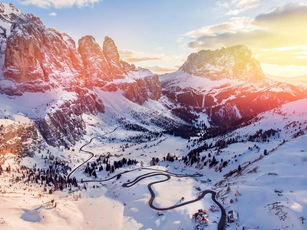 Automne Dolomites panorama photo, journée ensoleillée Italie. Vue aérienne — Photo