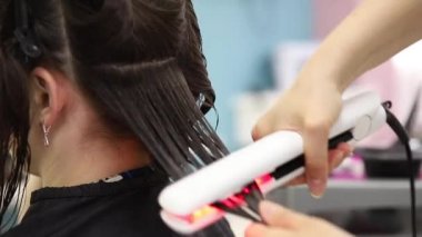 Keratin, profesyonel ultrasonik demir aletli saç ve protein arıtma kiti. Kaplıcayı düzleştir