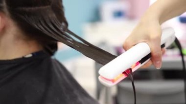 Keratin, profesyonel ultrasonik demir aletli saç ve protein arıtma kiti. Kaplıcayı düzleştir